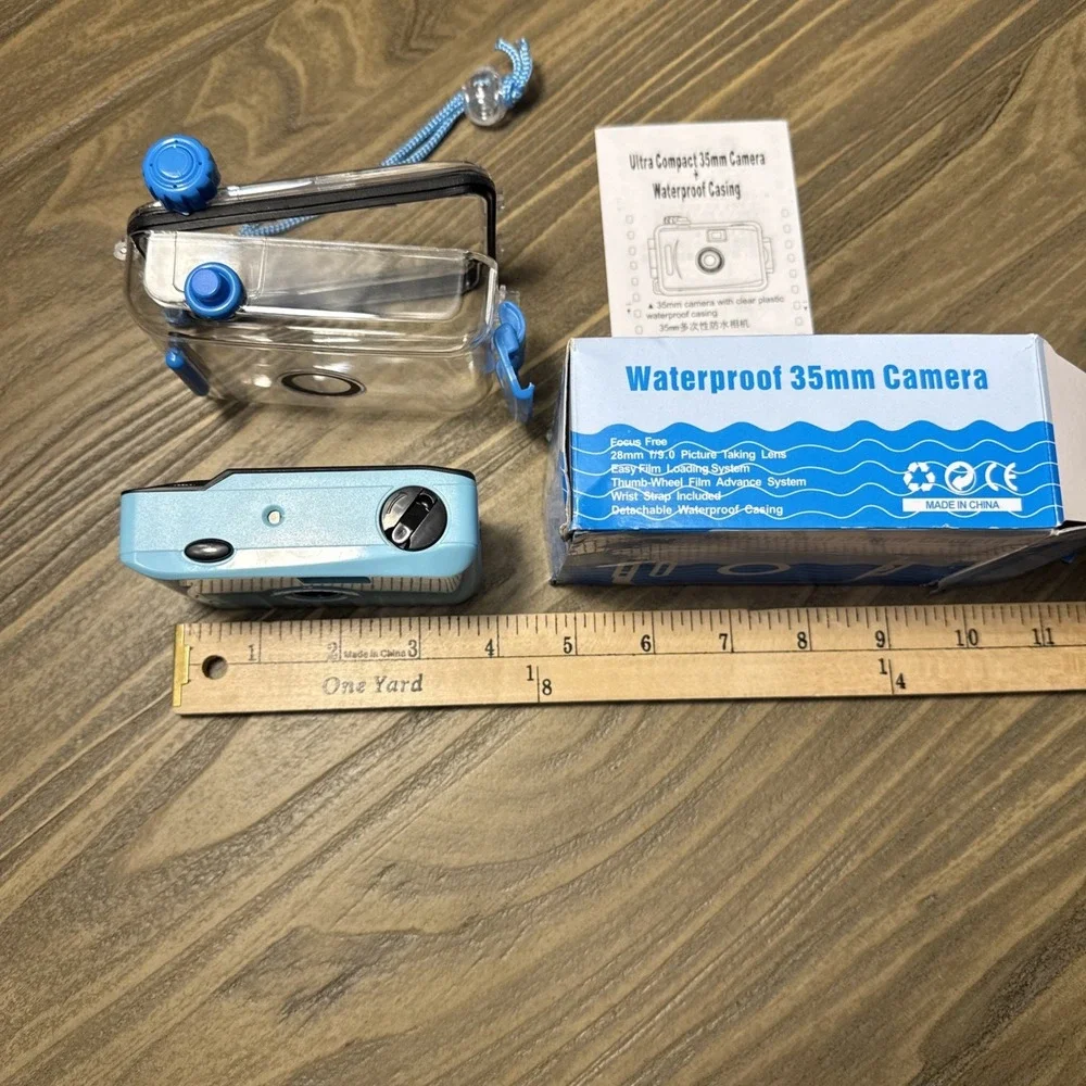 35mm‎ Underwater Camera Blue Focus Free 28mm Lens Vintage Retro Style Reusable